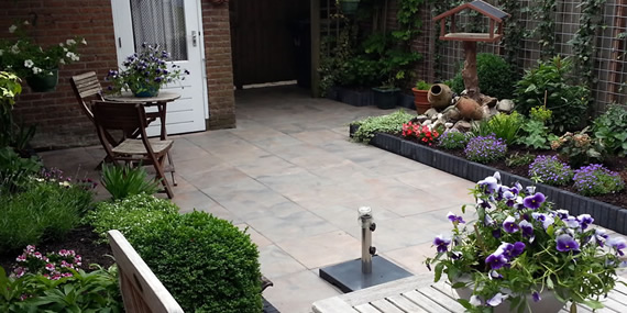 http://www.jansenhoveniers.nl/wp-content/uploads/2013/01/header-gardenlux-570-285-03.jpg