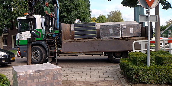 http://www.jansenhoveniers.nl/wp-content/uploads/2013/01/header-sierbestrating-570-285-03.jpg