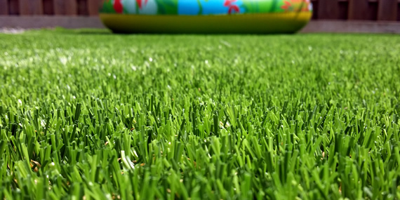 http://www.jansenhoveniers.nl/wp-content/uploads/2014/09/header-kunstgras-570-285-05.jpg